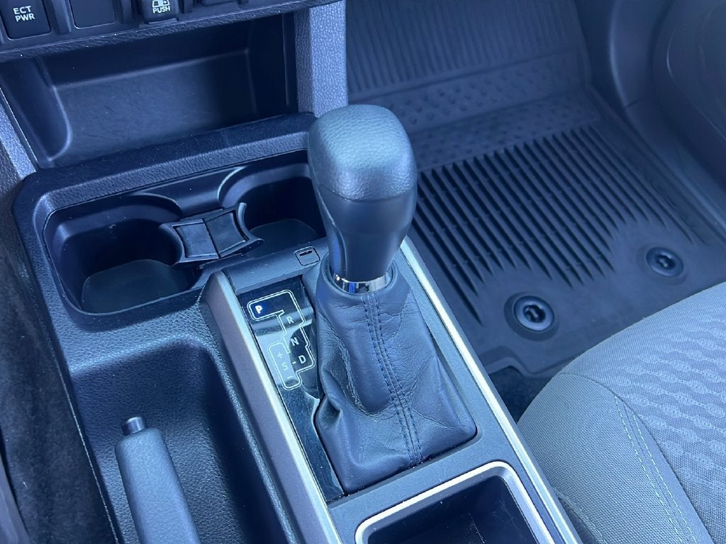 2022 Toyota Tacoma 2WD SR5