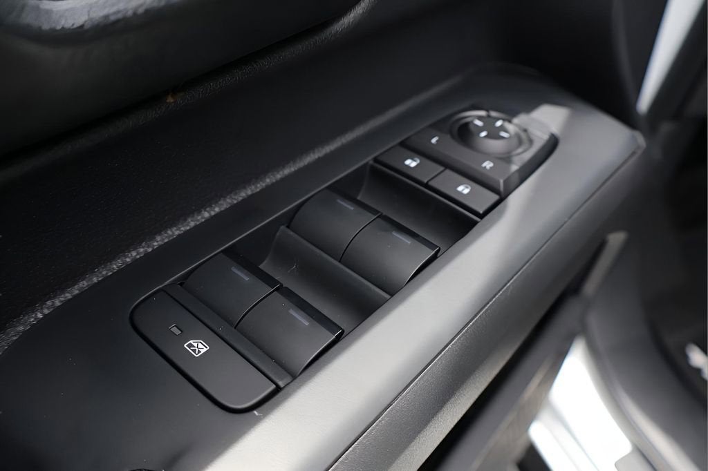 2025 Toyota Tacoma 2WD SR5