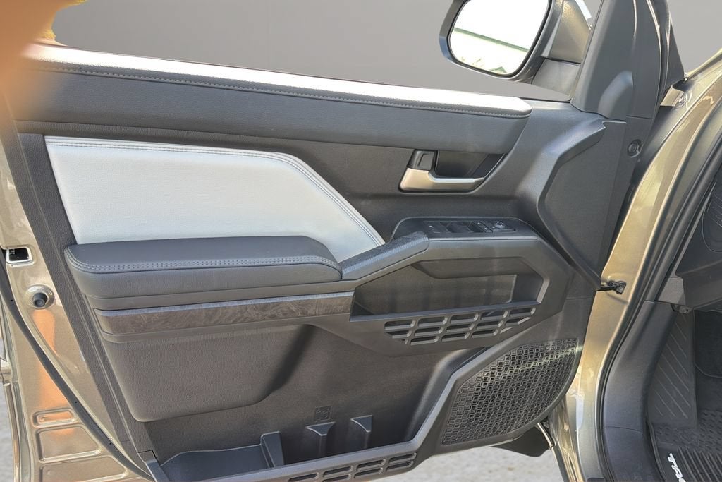 2025 Toyota Tacoma 4WD SR