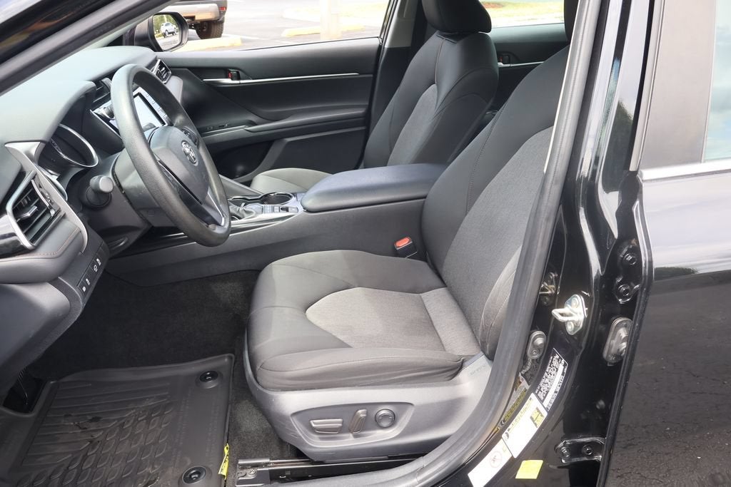 2019 Toyota Camry Hybrid LE
