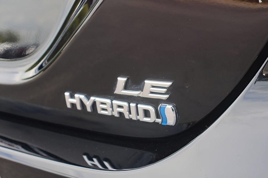 2019 Toyota Camry Hybrid LE