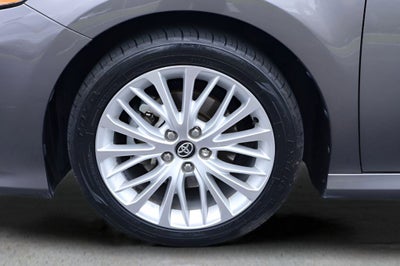2020 Toyota Camry Hybrid XLE