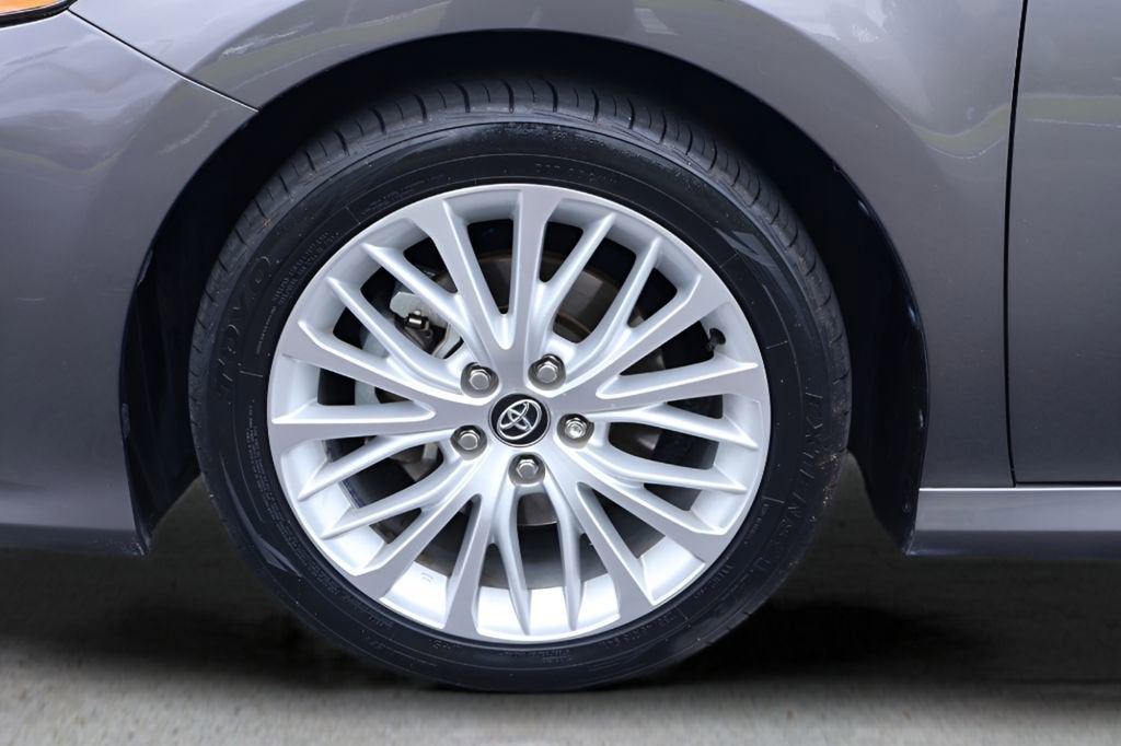 2020 Toyota Camry Hybrid XLE