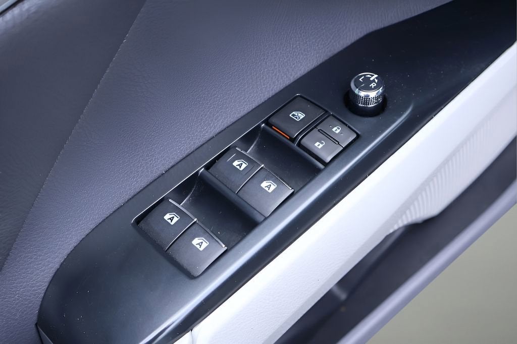 2020 Toyota Camry Hybrid XLE
