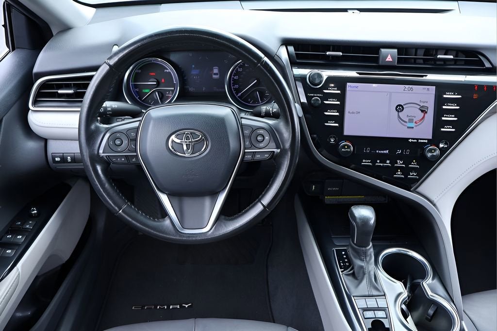 2020 Toyota Camry Hybrid XLE