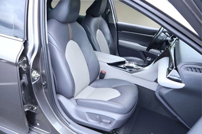 2020 Toyota Camry Hybrid XLE