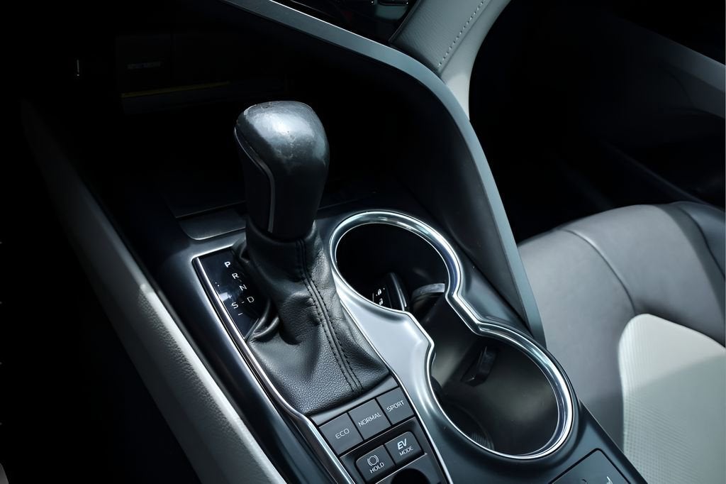 2020 Toyota Camry Hybrid XLE