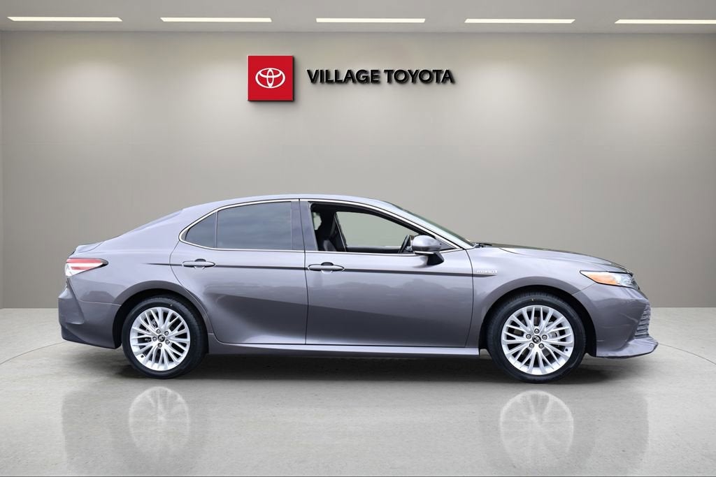 2020 Toyota Camry Hybrid XLE