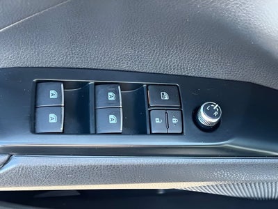 2020 Toyota Camry Hybrid XLE