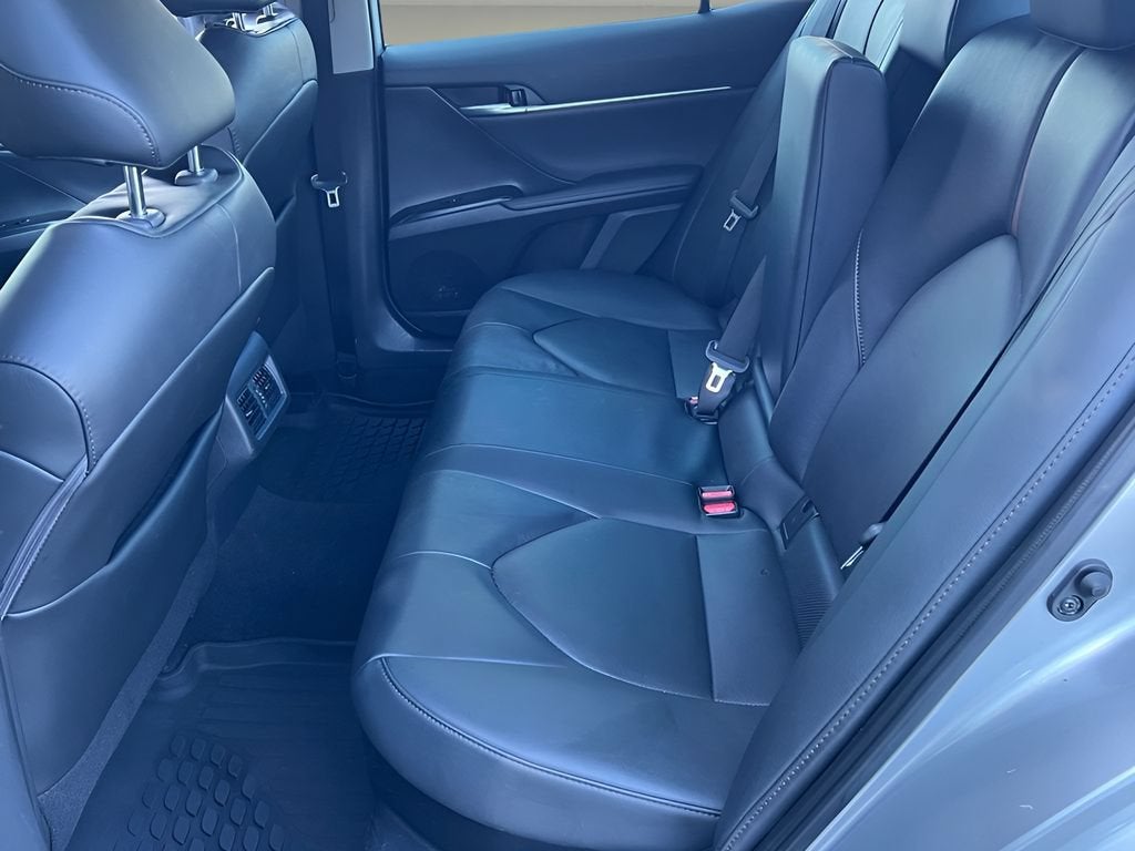 2020 Toyota Camry Hybrid XLE