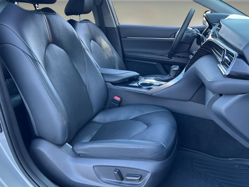 2020 Toyota Camry Hybrid XLE
