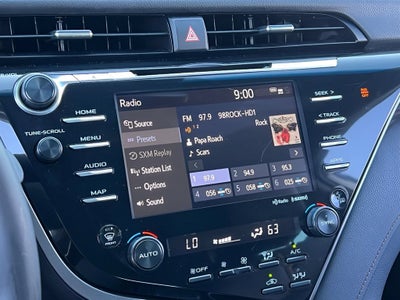 2020 Toyota Camry Hybrid XLE