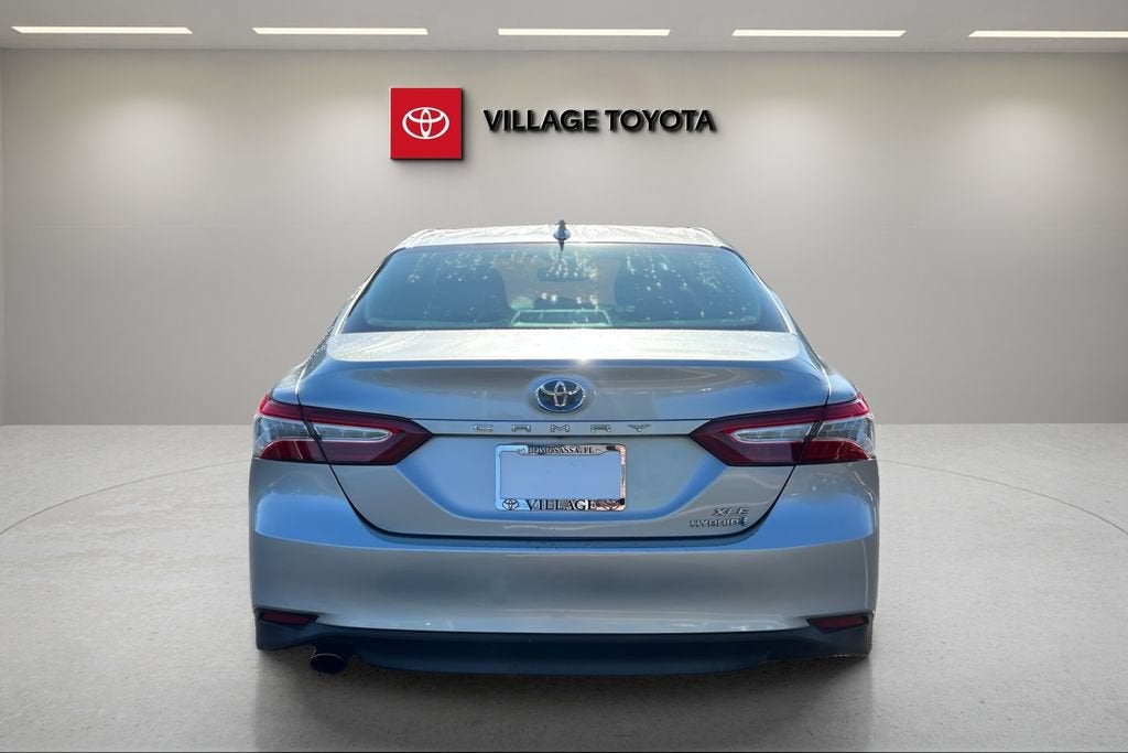 2020 Toyota Camry Hybrid XLE
