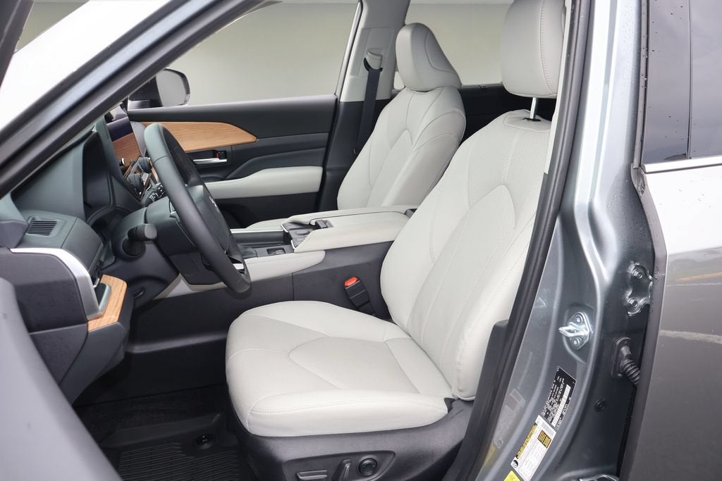 2026 Toyota Grand Highlander LE