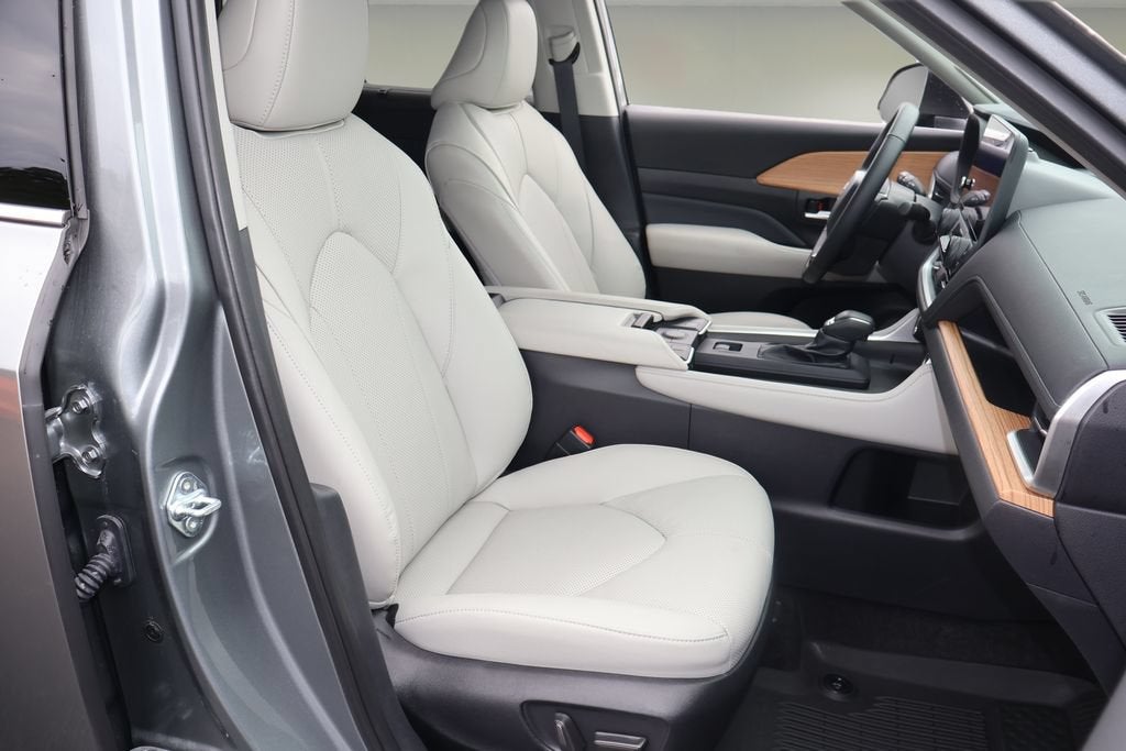 2026 Toyota Grand Highlander LE