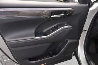 2024 Toyota Highlander Hybrid Platinum