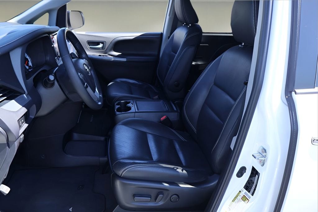2019 Toyota Sienna SE