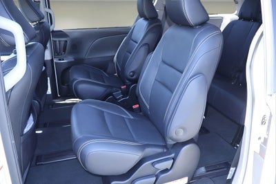 2019 Toyota Sienna SE