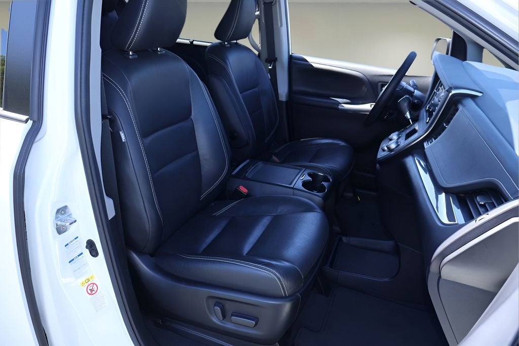 2019 Toyota Sienna SE