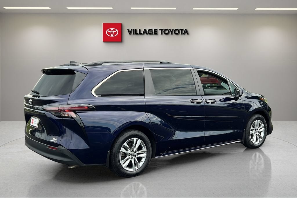 2024 Toyota Sienna XLE