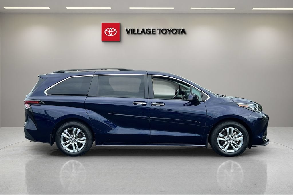 2024 Toyota Sienna XLE