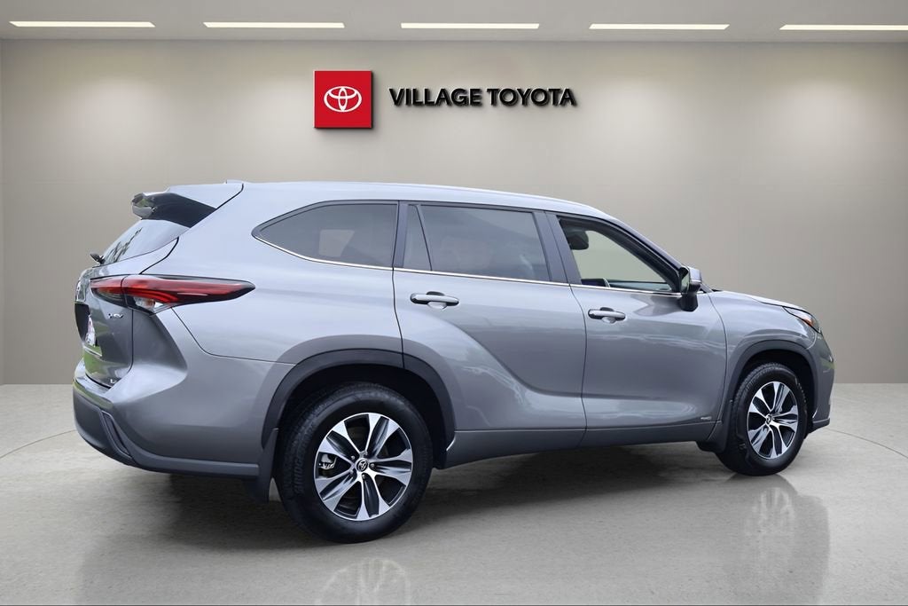 2025 Toyota Highlander Hybrid XLE