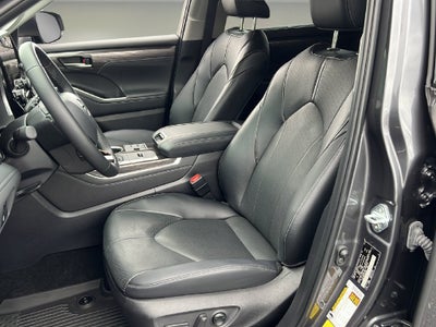 2025 Toyota Highlander LE