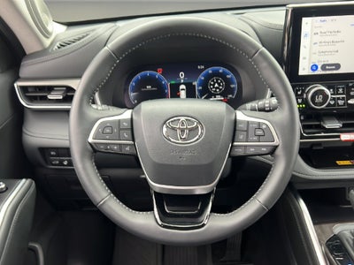 2025 Toyota Highlander LE