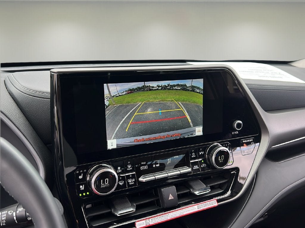 2025 Toyota Highlander LE