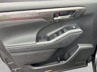 2025 Toyota Highlander LE