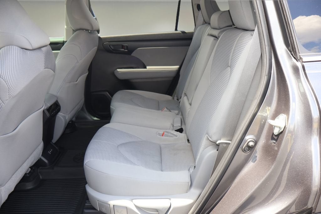 2025 Toyota Highlander LE