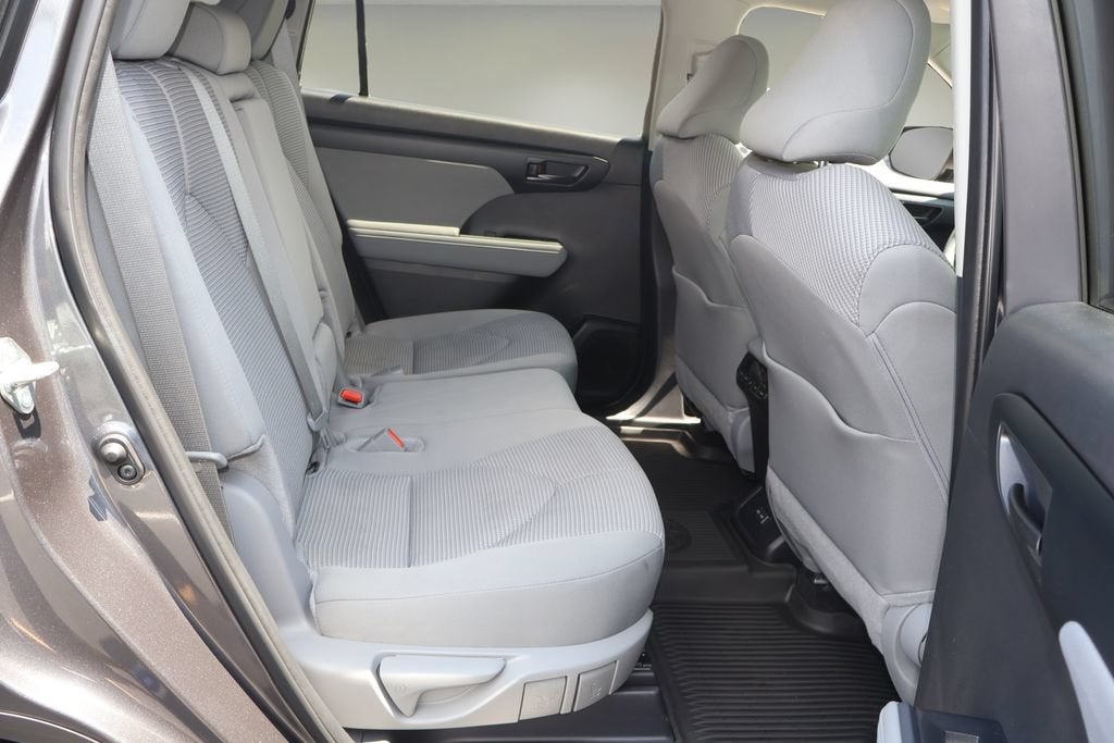 2025 Toyota Highlander LE