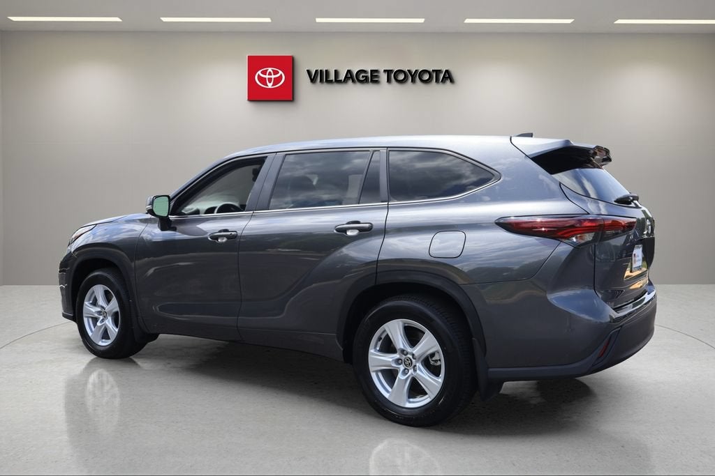 2025 Toyota Highlander LE