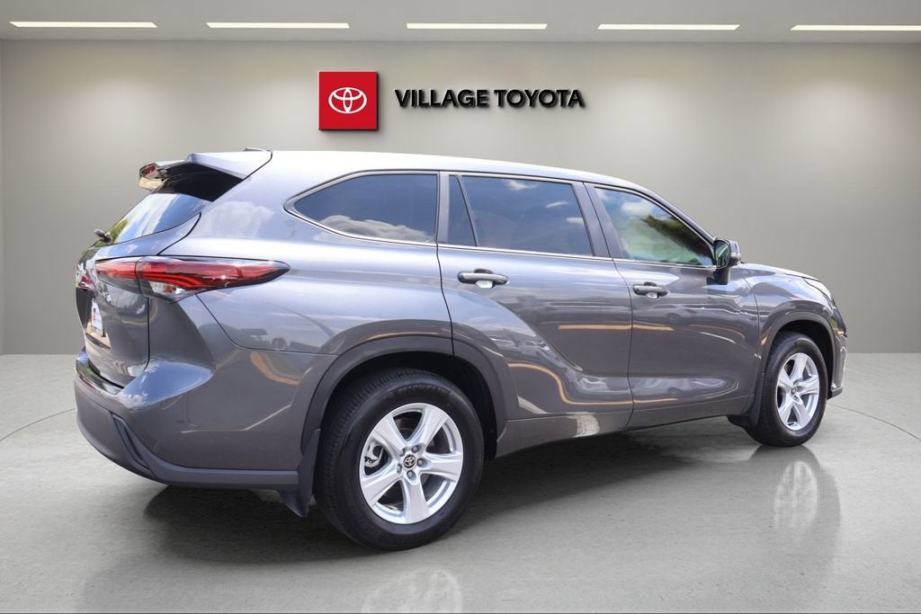 2025 Toyota Highlander LE