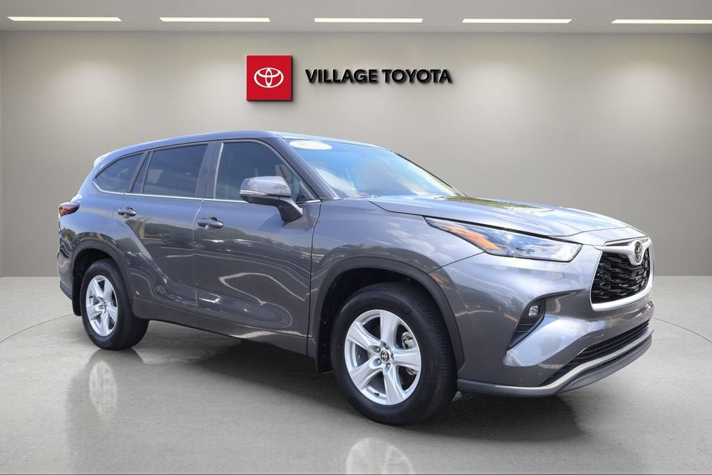 2025 Toyota Highlander LE