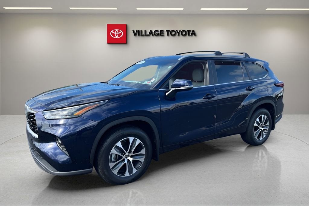 2024 Toyota Highlander LE