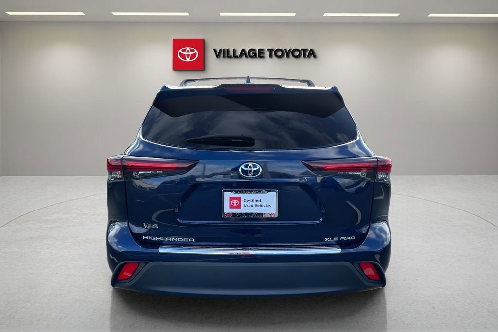 2024 Toyota Highlander LE