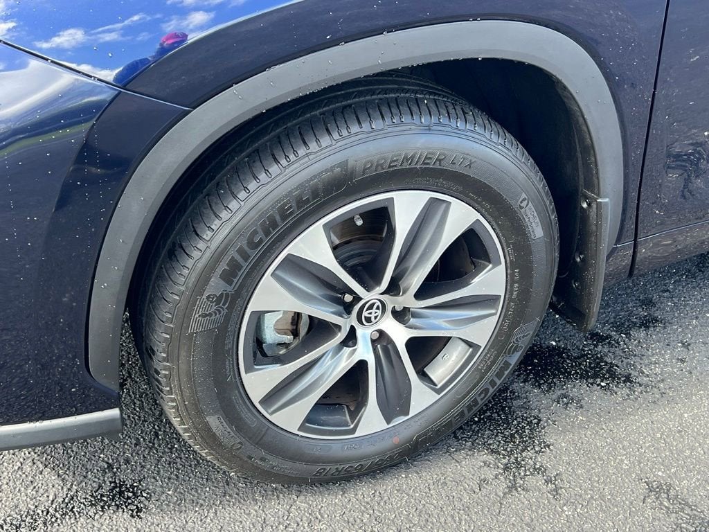 2024 Toyota Highlander LE