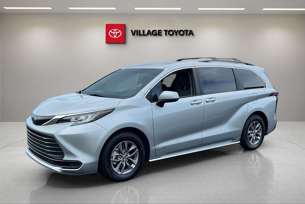 2021 Toyota Sienna LE