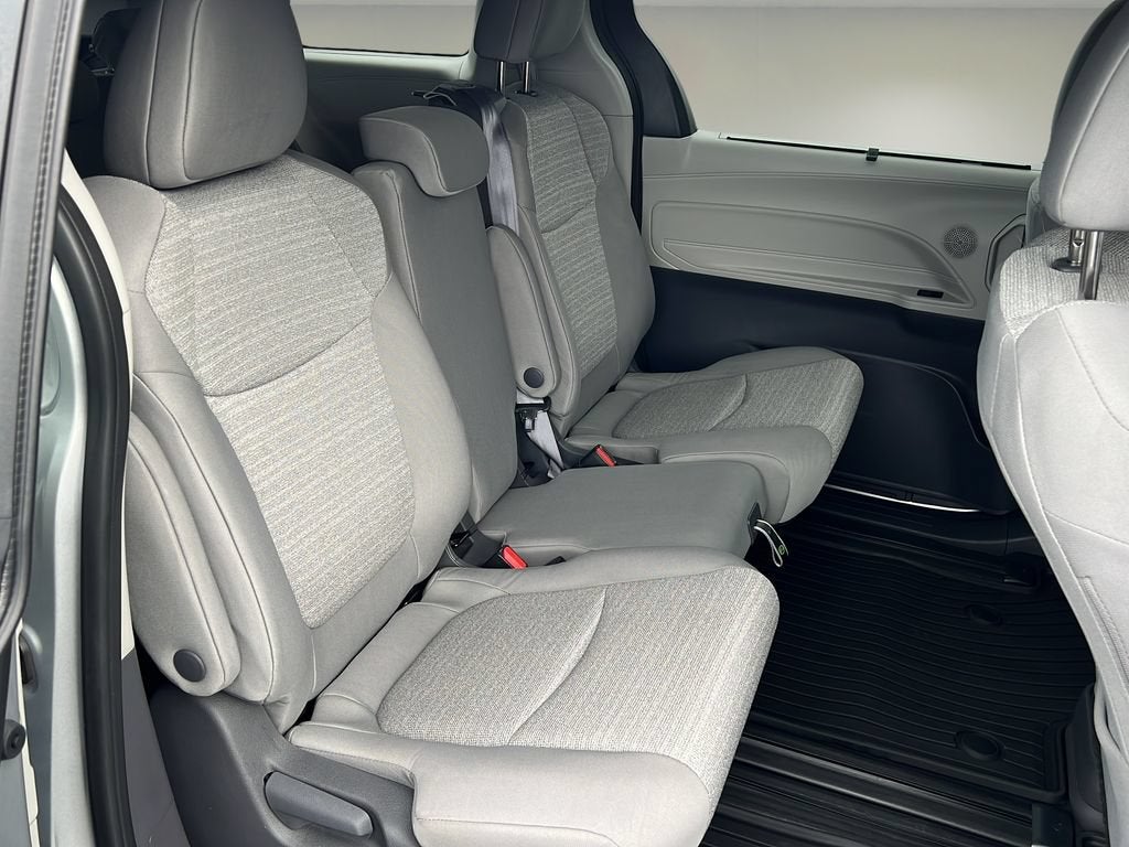 2021 Toyota Sienna LE