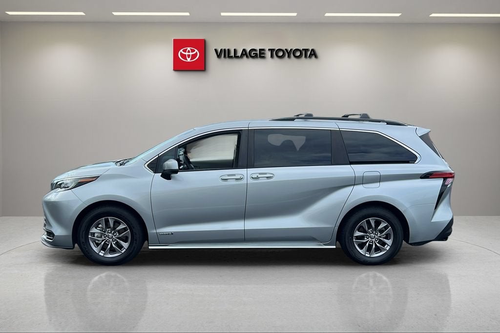 2021 Toyota Sienna LE