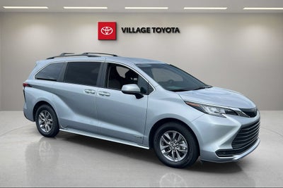 2021 Toyota Sienna LE