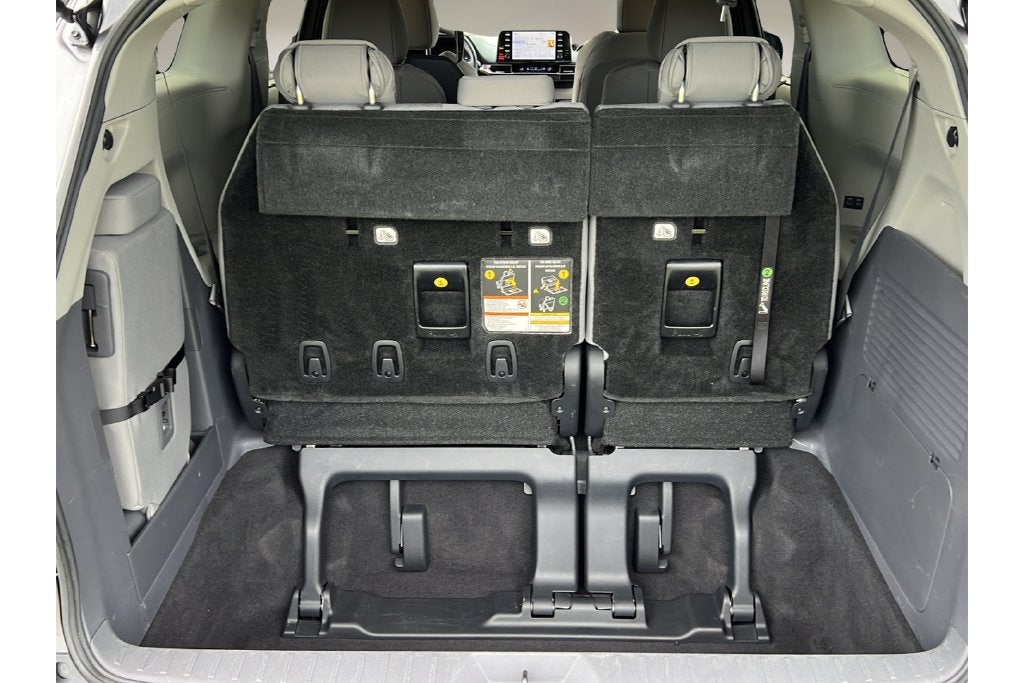2021 Toyota Sienna LE