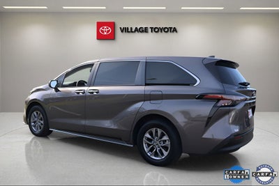 2023 Toyota Sienna XLE