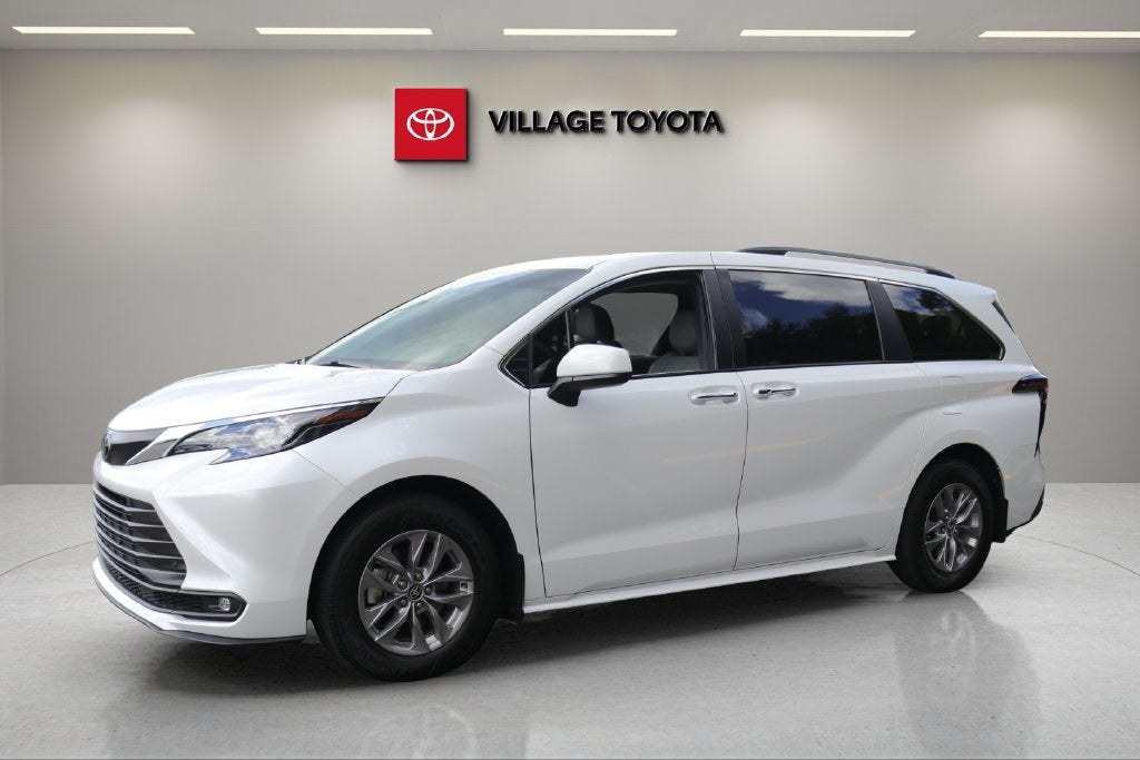 2026 Toyota Sienna XLE