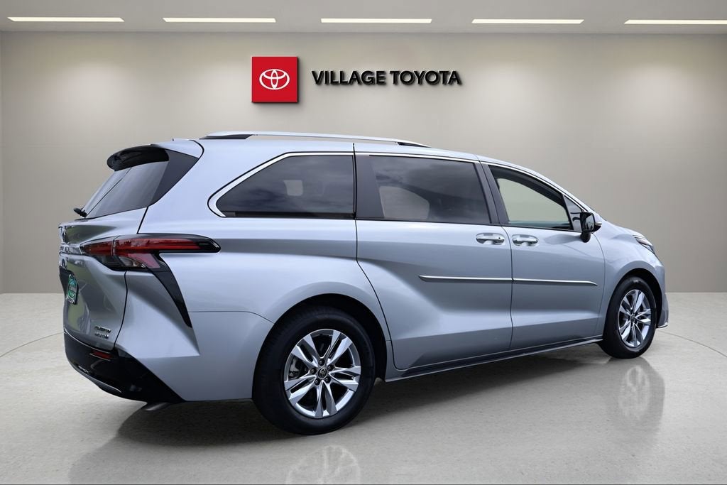 2022 Toyota Sienna Limited