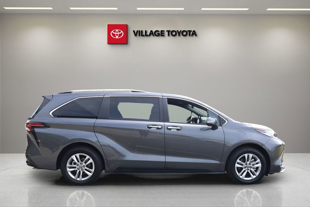 2025 Toyota Sienna Limited