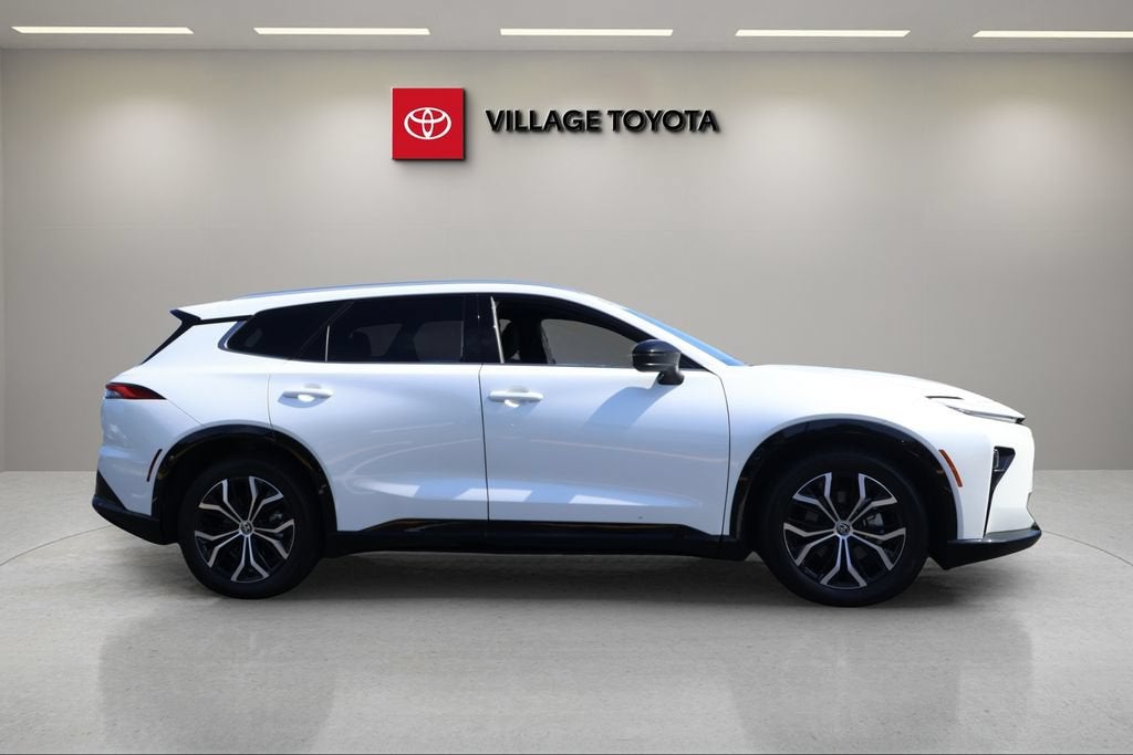 2025 Toyota Crown Signia XLE