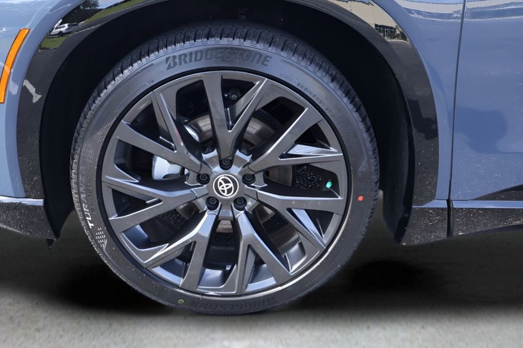 2025 Toyota Crown Signia XLE