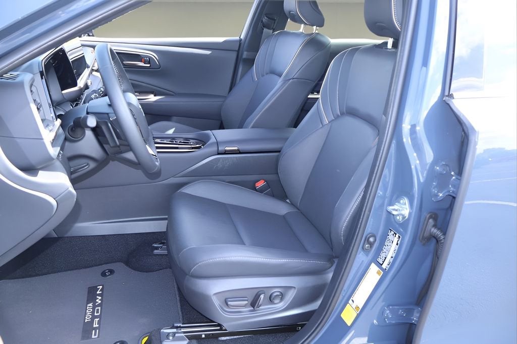 2025 Toyota Crown Signia XLE